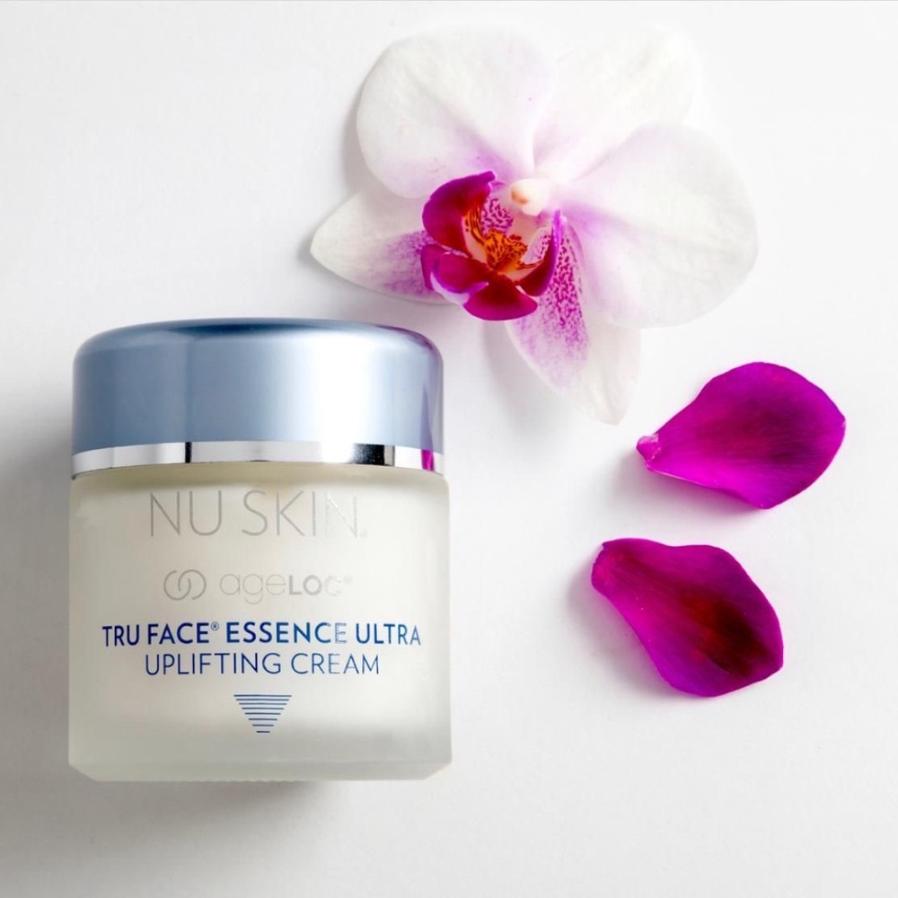 NIB (1) Jar TFEUC Tru Face Essence Uplifting Cream